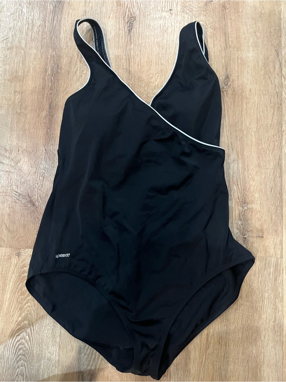 Speedo One Piece Swimsuit - Picture 2 of 6